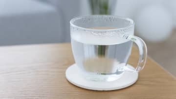 白湯を飲んでも基礎代謝は高くならない！加齢で基礎代謝は下がらない！これまで「常識」と思われていた基礎代謝のウソホント