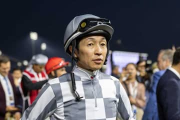 G1・127勝レジェンドに「何させてんねん」　金ピカになった武豊にファン衝撃「まーた訳わかんない事…」