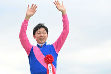 56歳・武豊、午前から「1着→2着→1着→1着」の躍動！　「無双」「ゴールデンパワー」ファン喝采