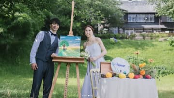 「めちゃくちゃ素敵」「尊敬しかないです」三笘薫が妻と公開したウェディングフォトに反響