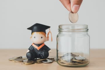 教育費の援助が非課税になることを知らなくて、孫の大学費用として娘に150万円渡してしまいました。申請前にお金を渡すと税金を取られますか？