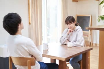 アパートのオーナーが変わり、契約更新のタイミングで初めて「5万円」の更新料を請求されました。支払わなければならないのでしょうか？