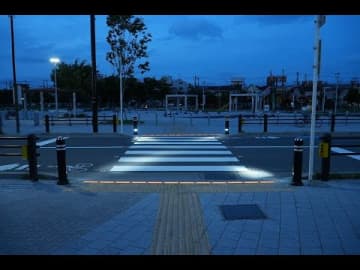 【日本初】地面が光る信号！未来型「埋込型信号」が大阪・守口市に登場