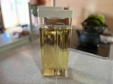 【ダイソー】330円の「横置きできる冷水筒」で冷蔵庫もスッキリ！スペースを有効活用できる麦茶ポットがすごい！