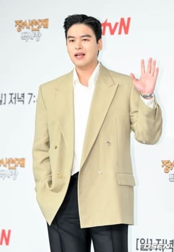 イ・ジャンウ、痩せていた頃を回想…チョン・ヒョンムから指摘も「本当に太った」