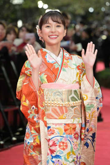「たくさんの愛をいただき…」芳根京子、“夫婦”ショットを公開→「愛を感じます」「とっても愛おしいお二人」と話題に