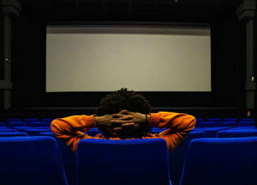 大炎上ーー今度は映画館で"バイトテロ"に怒りの声　企業が背負う"炎上リスク"と取るべき対策とは？