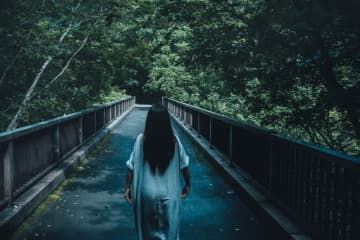 【Netflix全世界ランキング】東南アジアの実話モノは怖い！登山客を襲った怨霊の伝承とは？：映画 ネットフリックスおすすめ