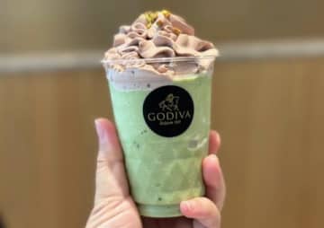 超バズったスイーツがドリンクに!?ゴディバの「飲むドバイチョコ」が濃厚サクサク食感で最高