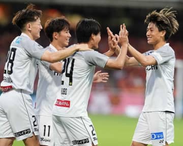 【J１第22節】２発快勝の柏が勝点で首位鹿島に並ぶ！ 名古屋は広島に競り勝ち、最下位マリノスは湘南とドロー決着