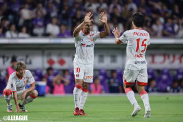 マテウスの2発で名古屋が3試合振り勝利！　広島は新井直人の強烈ミドル炸裂も反撃及ばず敗戦