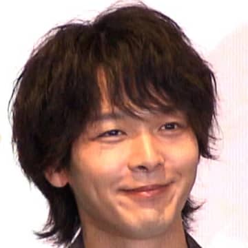 中村倫也、盟友・生田斗真から受けたカワイイ被害を明かす　舞台裏で「カツアゲをされてました」