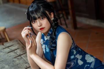 【コスプレ】黒髪美少女のチャイナドレスが似合いすぎ！曲線美が引き立つ、スリットから覗いた足が艶っぽい【写真7枚】