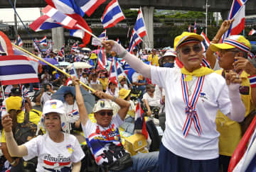 タイ首相退陣求め2万人　対カンボジア巡り市民集結