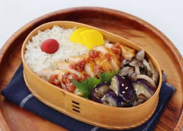 夏にぴったり♪さっぱり味の「鶏の梅照り焼き」「なすとしめじの塩昆布レンジ炒め」2品弁当