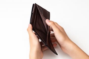 「これ忘れていました」一見親切そうな泥棒、忘れ物を手渡すフリして7000円を盗む　被害に遭った男性
