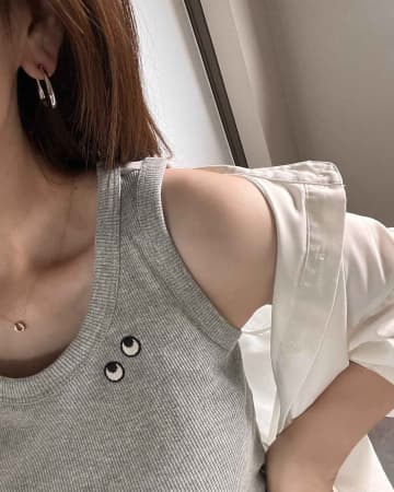 「何枚あってもいい」「夏コーデの大定番！」【ユニクロ】40代オシャレさん購入♡「優秀アイテム」