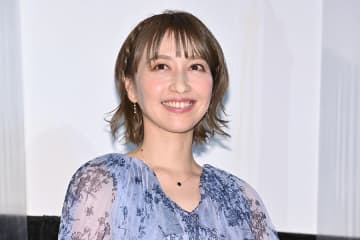 「親子ってこんなに似るん？」「美人姉妹」　はいだしょうこ、両親の結婚記念日報告でネット驚愕