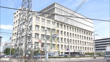 ビルから転落したとみられる14歳女子中学生が死亡…15歳女子高校生は重傷　屋上に2人のものとみられるカバンと靴　さいたま市大宮区