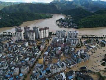 中国貴州省榕江県、洪水に最高レベルの警戒