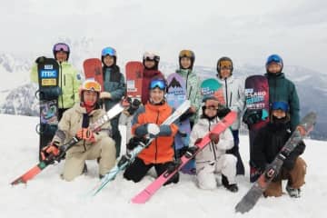 NSD契約アスリートが“春の白馬”に集結！ 2026年「冬季五輪」を目指す若手選手たちと憧れのオリンピアンが雪上セッション