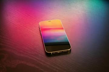 折りたたみ式iPhone「iPhone Flip」、早ければ25年中に生産プロジェクト始動？...著名アナリスト予想は