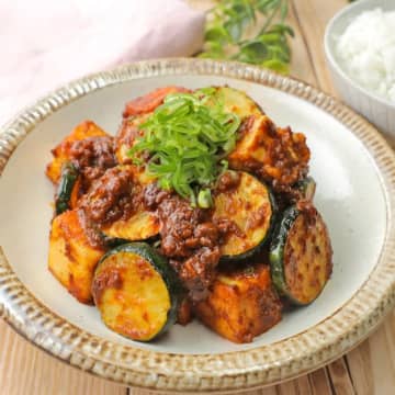 【ズッキーニ、食べるなら今でしょ】味付けひとつで「天才かよ」暑い日に全力でオススメしたい簡単おかずレシピ