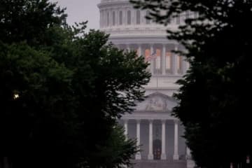 米上院、大型減税法案の採決へ前進　「大きくて美しい法案」の成立へ向け大きな一歩