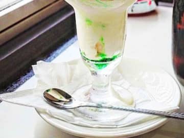 ２万人が絶賛！　レトロ喫茶で見つけたパフェに「こういうのがいいんだよ」