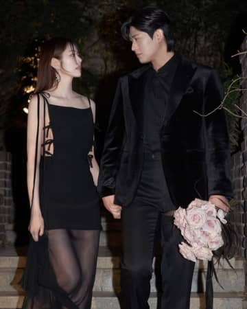 ソ・ドンジュ、離婚から10年…4歳年下の恋人とのウエディング写真を公開