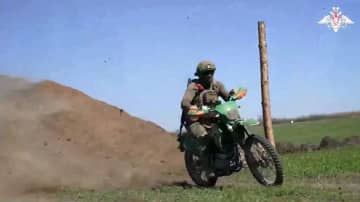 ロシア軍、バイク部隊強化　無人機を回避、ウクライナ