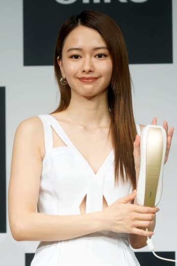 山本舞香「現場を明るくしてくれる皆の天使」人気俳優を絶賛。2ショットに「似てる」「相思相愛な2人」と反響