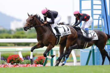 【新馬/函館5R】小林美駒騎乗 エスカレイトがデビューV