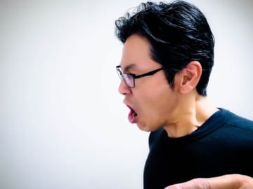 「どうせ俺の事が嫌いなんだろ！」朝からキレる店長　40代男性が30年経っても忘れない“無能な上司”