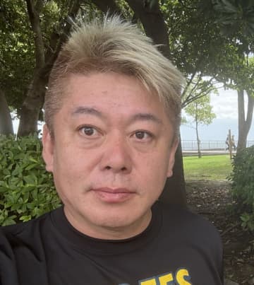 「少子化の元凶は政治じゃない」ホリエモンが明石前市長に真っ向反論　「少子化は豊かさの副作用」持論が波紋