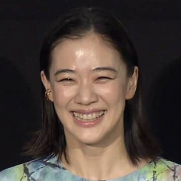 蒼井優「この世界のお父さん」　25年前に朝の番組で共演、山寺宏一との再会に笑顔