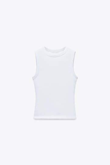 【ZARAの白】ベーシックだから使いやすい「毎日トップス」