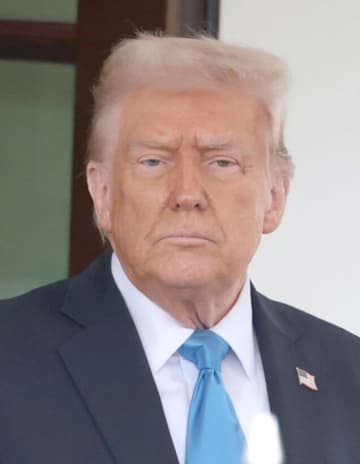 米大統領また日本車に不満　関税交渉、難航浮き彫り