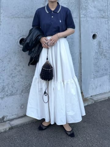 旬のポロシャツは「ロングスカート」合わせが大正解！品よくこなれる♡大人のお手本コーデ術