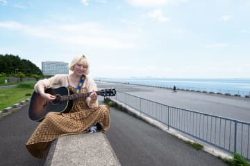 ～浦安の街から世界へ～ 名前のない想いに居場所を作ってあげられる音楽を——シンガーソングライター 東田明莉 世界への挑戦！