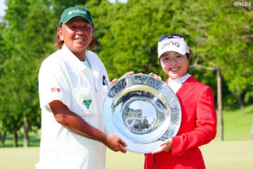 佐久間朱莉が5400万円獲得　大台突破で1位独走【女子賞金ランキング】