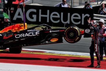 悪夢のようなホームGP。レッドブルの連続入賞が77戦でストップ「今度は1周目に事故。不運な週末」とフェルスタッペン