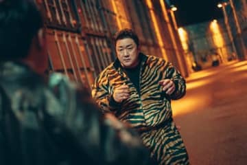 マ・ドンソクとパク・ヒョンシクの『TWELVE トゥエルブ』がディズニープラスで独占配信