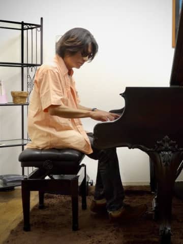 ヒロオガワ、1980年の初演曲を元にした原点にして記念碑的アルバム『African Suite』を発表