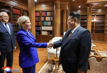 金正恩総書記が訪朝したロシア文化相と会見、芸術公演を鑑賞