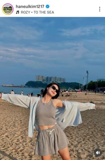 「アイス何個食べた!?」キム・ハヌルの“夏満喫ショット”が可愛いすぎる