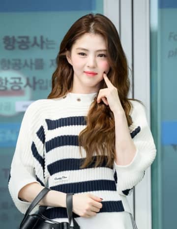 女優ハン・ソヒ、1年越しに美談が公開！秘密裏に学生たちにパソコンを購入、総額500万円超