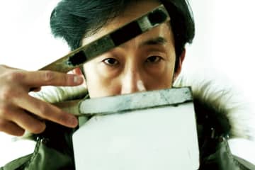 “実話”と銘打たれた“新作映画”の感動ストーリーが、嘘だとしたら？北村有起哉の新たな代表作『逆火』