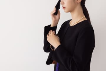 知ってた？ 北海道の葬儀で今も残る「集合写真」という風習「喪服で記念写真は、ちょっとびっくりします」