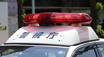 調布市職員にスプレー噴射か　立ち去った人物の行方追う